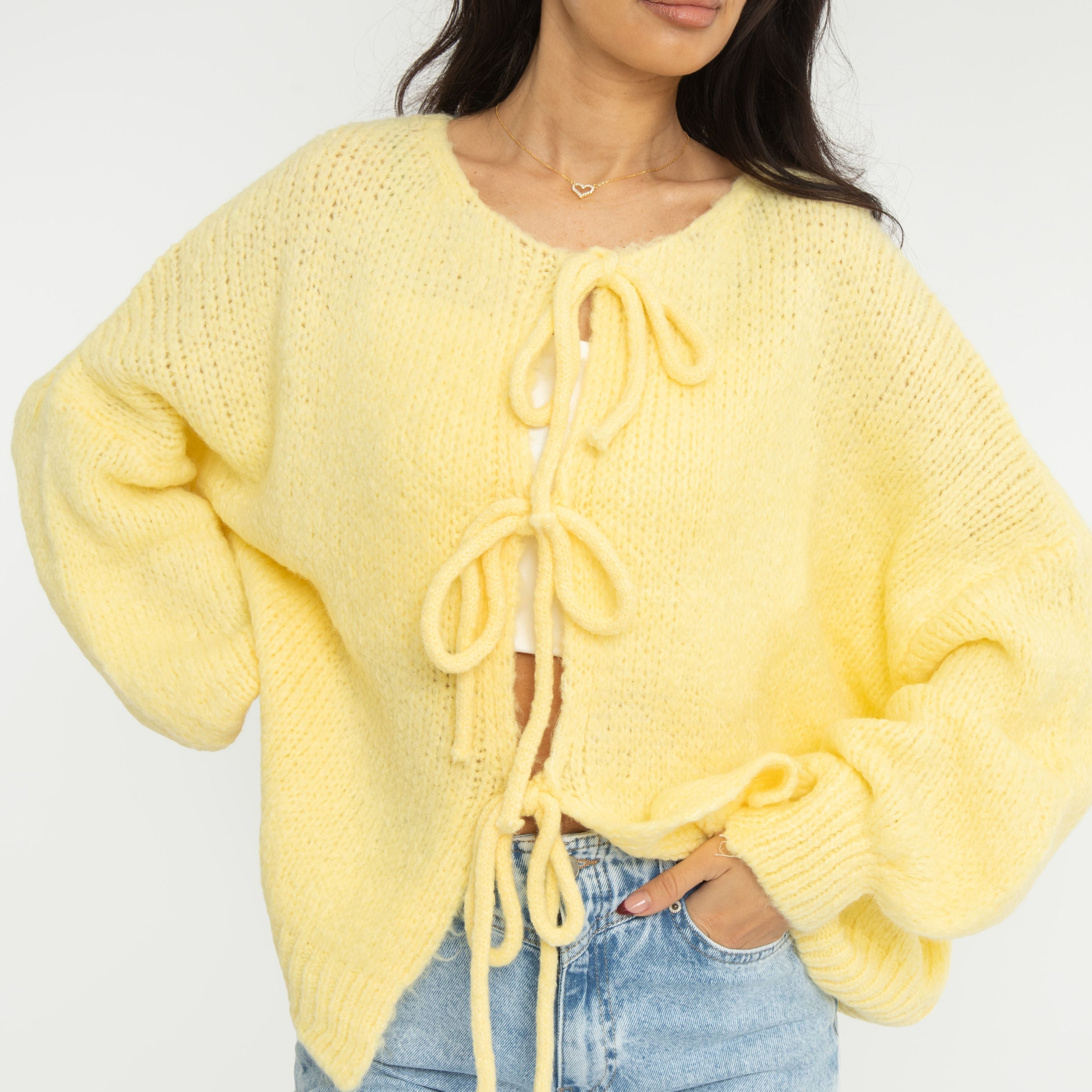 Cardigan oversize avec des nœuds
