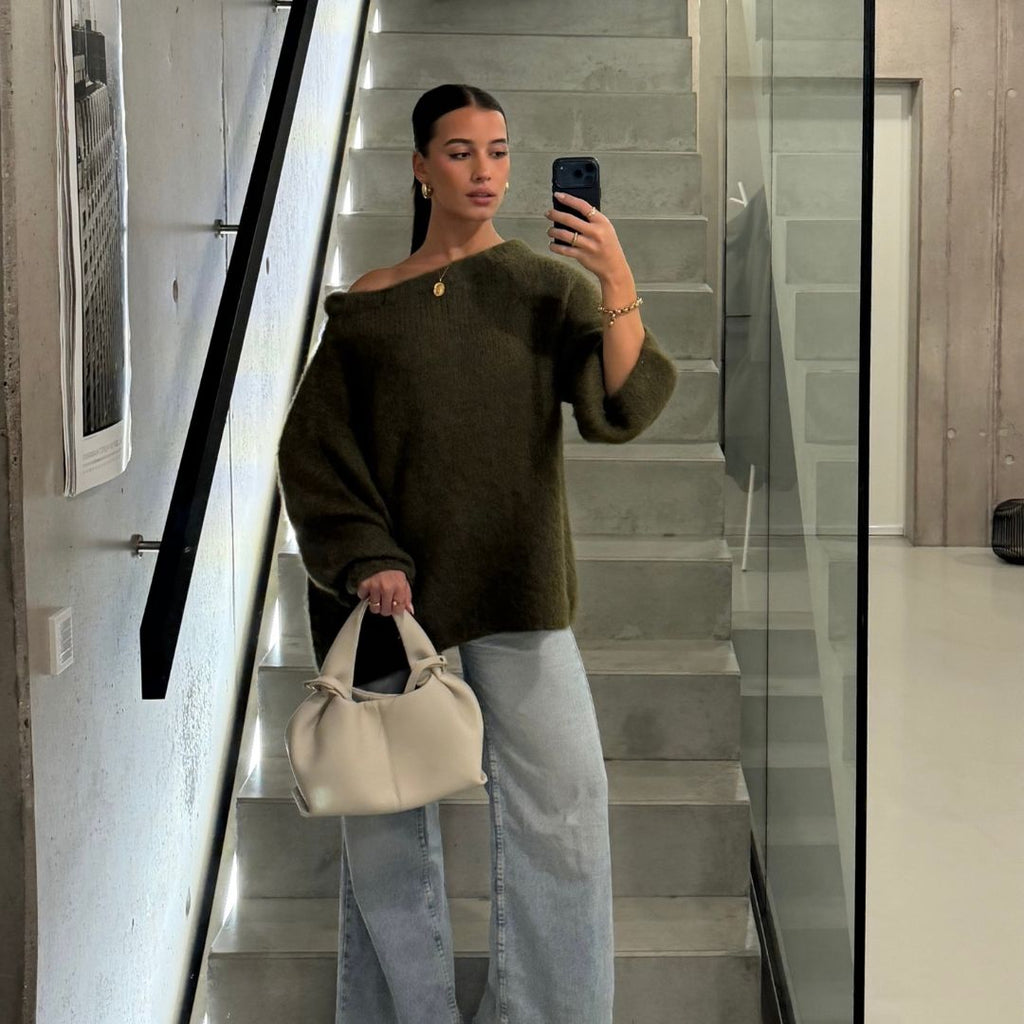 Pull à épaules dénudées ultra-doux en maille
