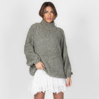 Pull oversize en bouclé «CasualCozy»
