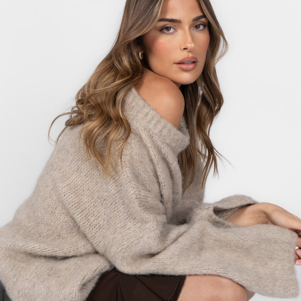 Pull à épaules dénudées ultra-doux en maille