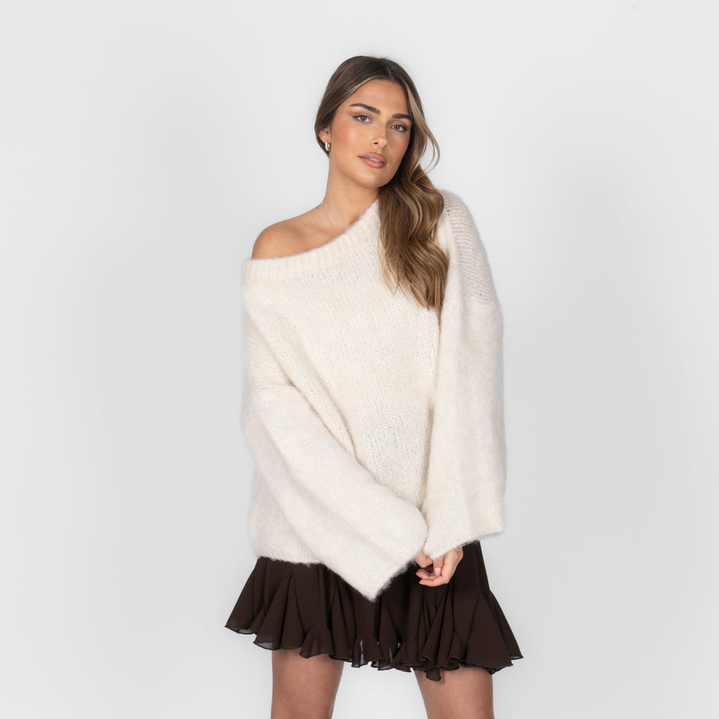 Pull à épaules dénudées ultra-doux en maille