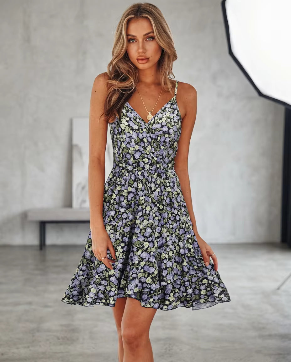Robe d’Été Femme – Imprimé Floral, Décolleté en V, Bretelles Fines Ajustables & Volants Élégants
