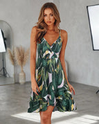 Robe d’Été Femme – Imprimé Floral, Décolleté en V, Bretelles Fines Ajustables & Volants Élégants