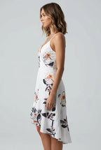 Robe d’Été Femme – Imprimé Floral, Décolleté en V, Bretelles Fines Ajustables & Volants Élégants