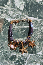 Bracelet en tissu bleu marine imprimé coquillage breloque crabe mer