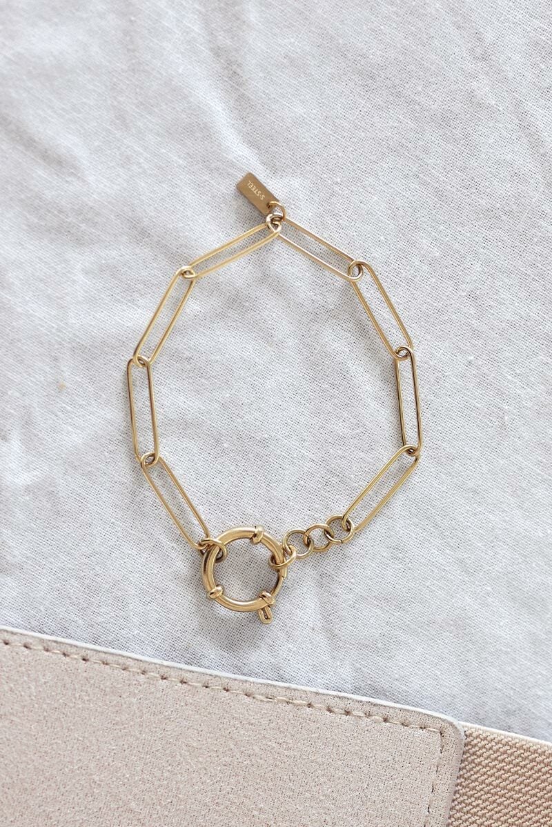 Bracelet grosse maille fine dorée avec anneau