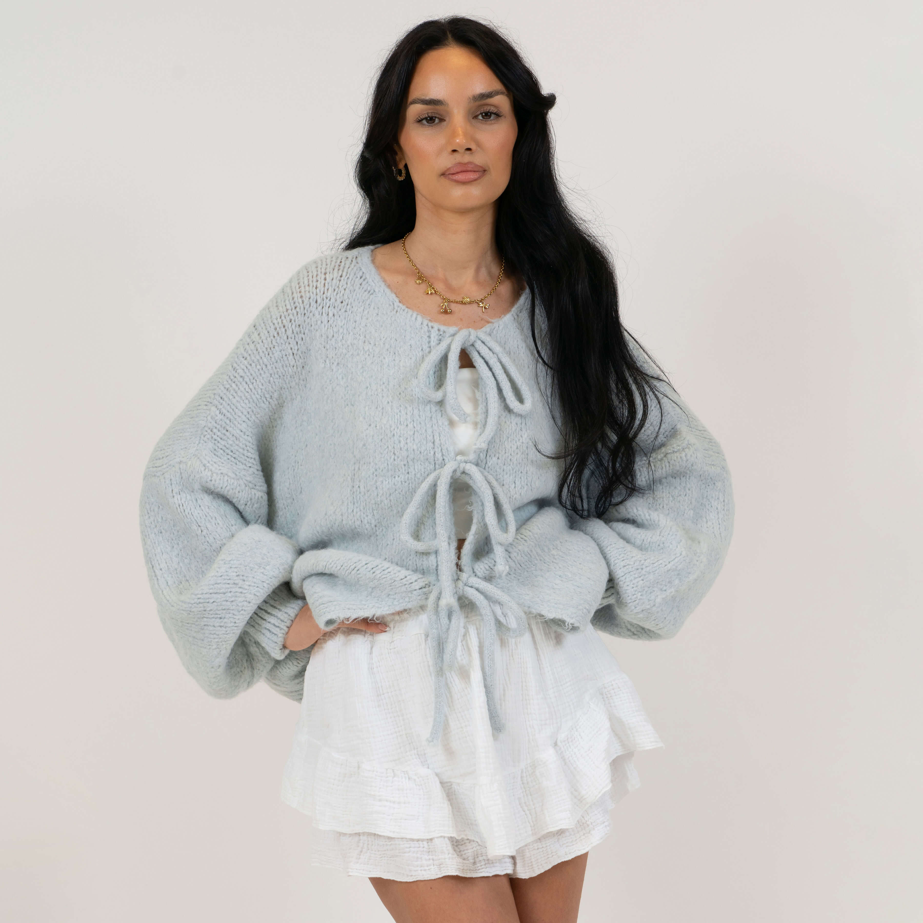 Cardigan oversize avec des nœuds