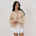 Cardigan oversize avec des nœuds