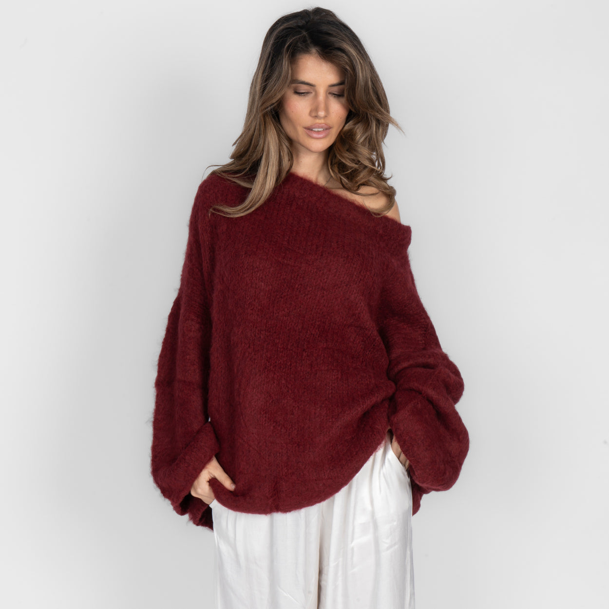 Pull à épaules dénudées ultra-doux en maille