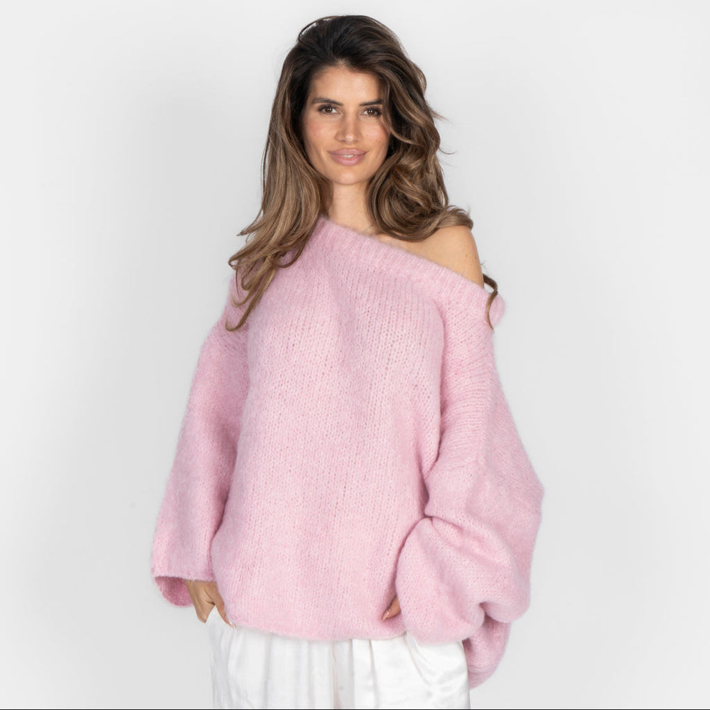 Pull à épaules dénudées ultra-doux en maille