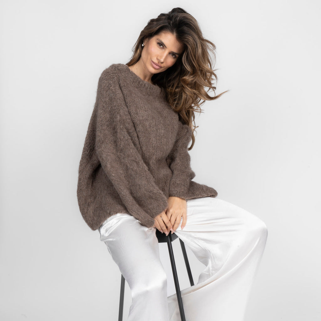 Pull à épaules dénudées ultra-doux en maille