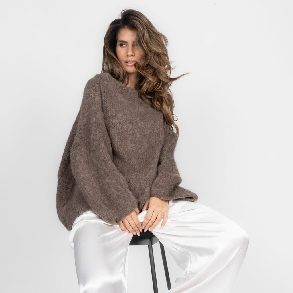 Pull à épaules dénudées ultra-doux en maille