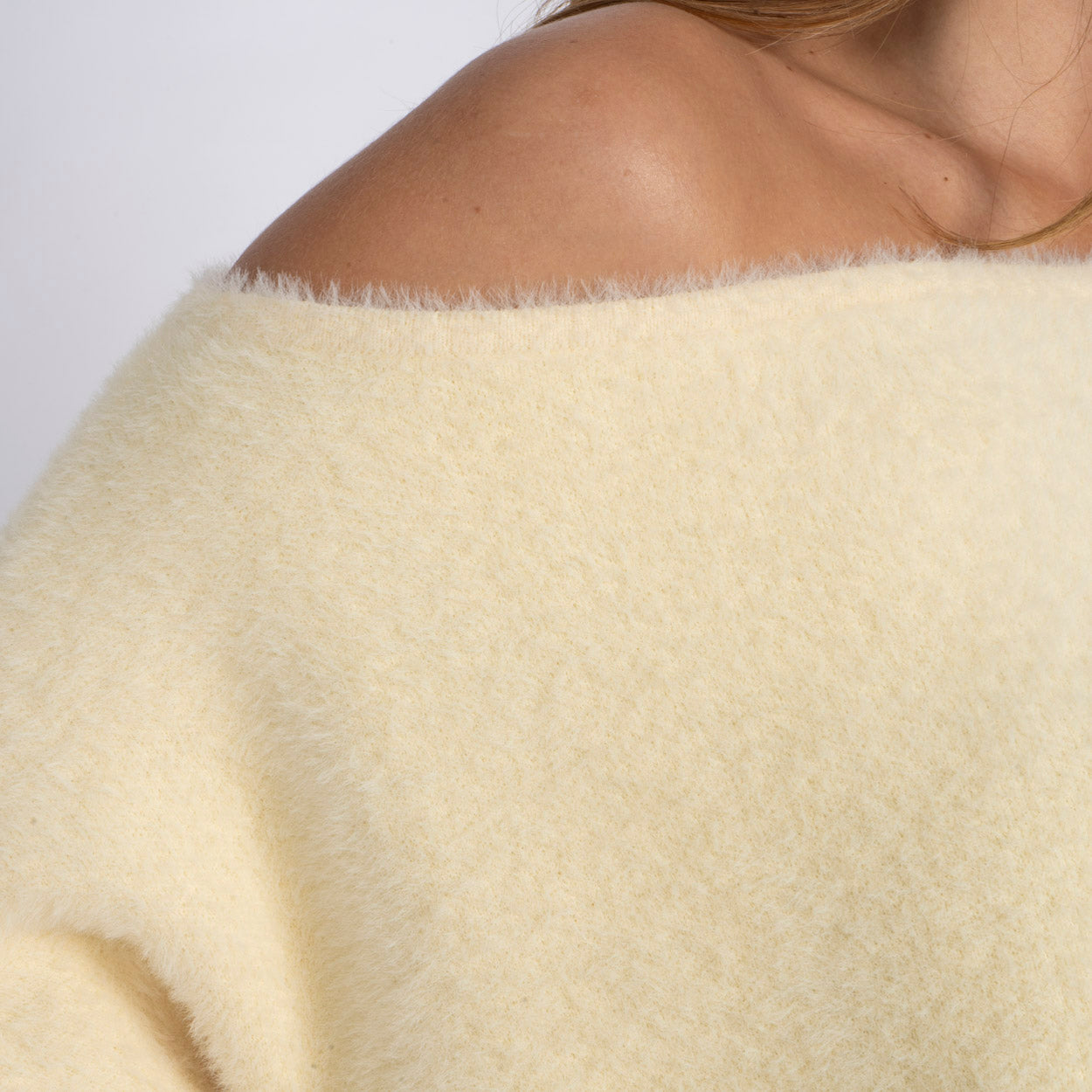 Pull ultra-doux à épaules dénudées pour tous les jours