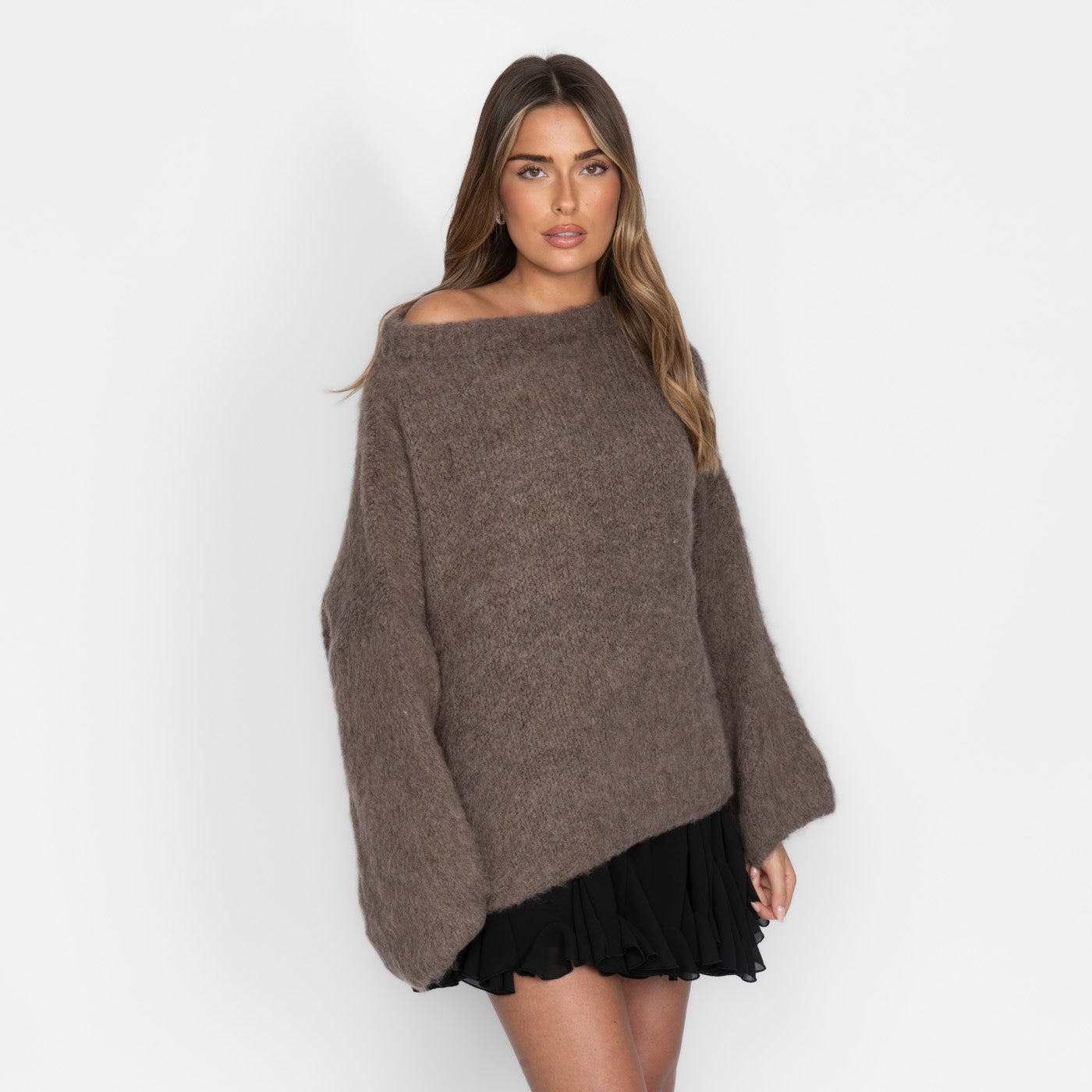 Pull à épaules dénudées ultra-doux en maille
