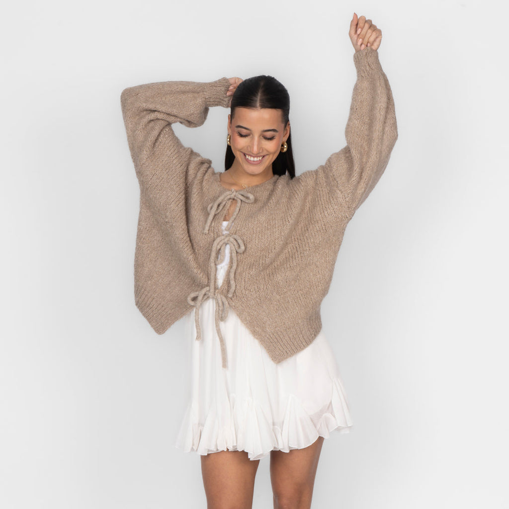 Cardigan oversize avec des nœuds