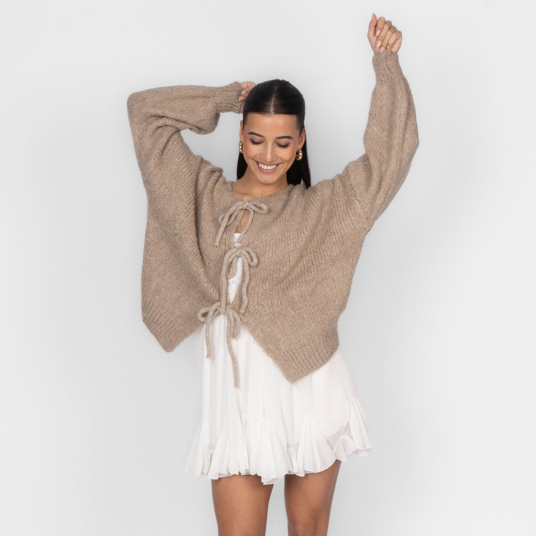 Cardigan oversize avec des nœuds