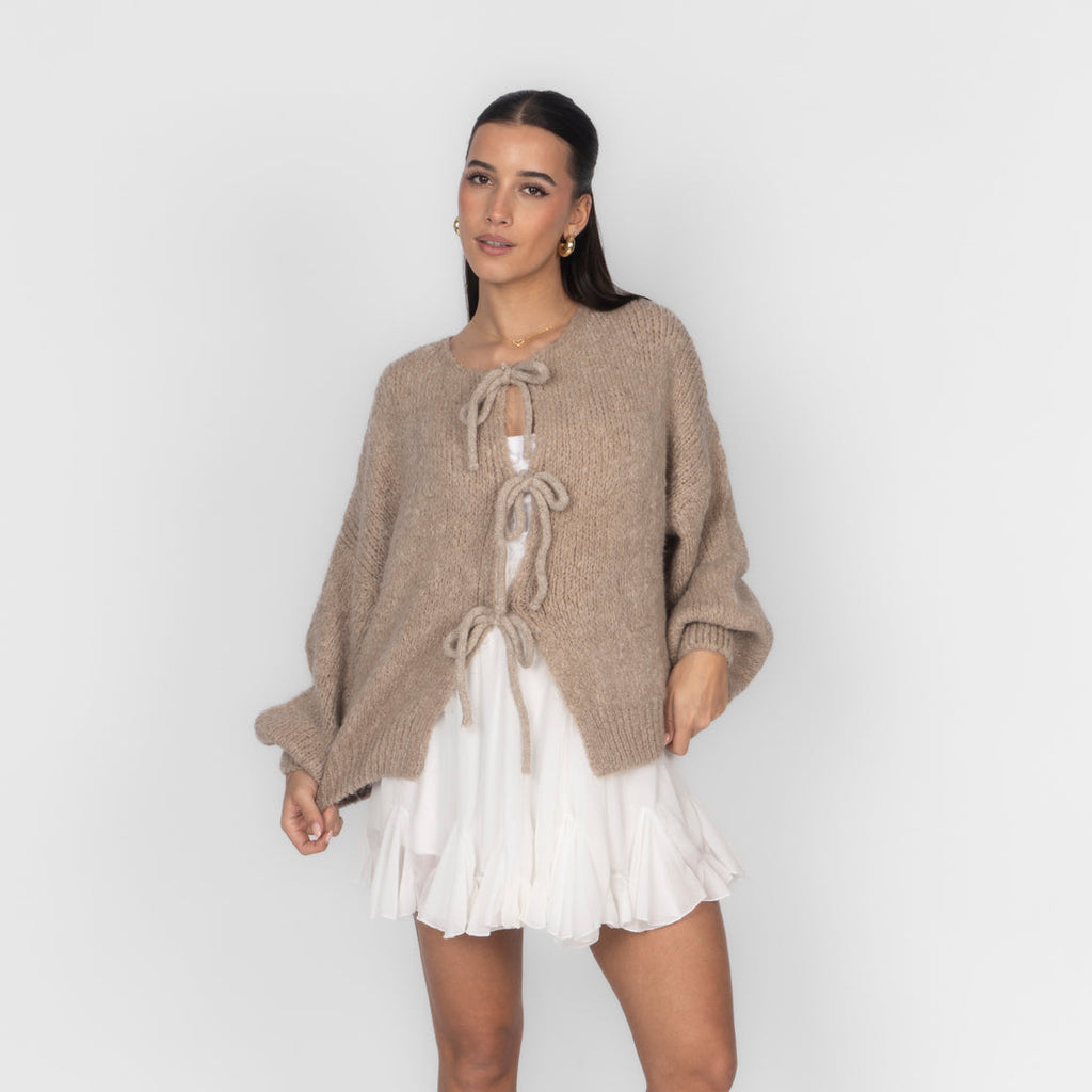 Cardigan oversize avec des nœuds