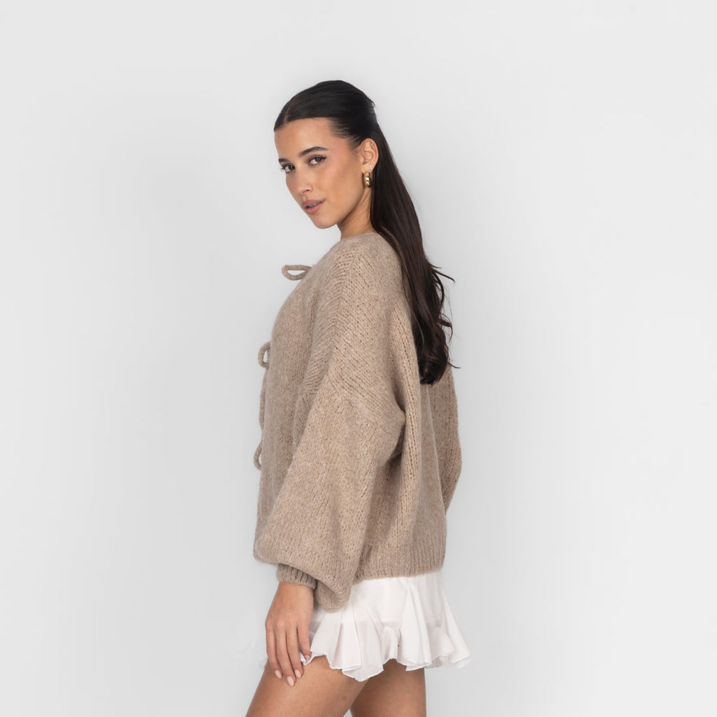 Cardigan oversize avec des nœuds