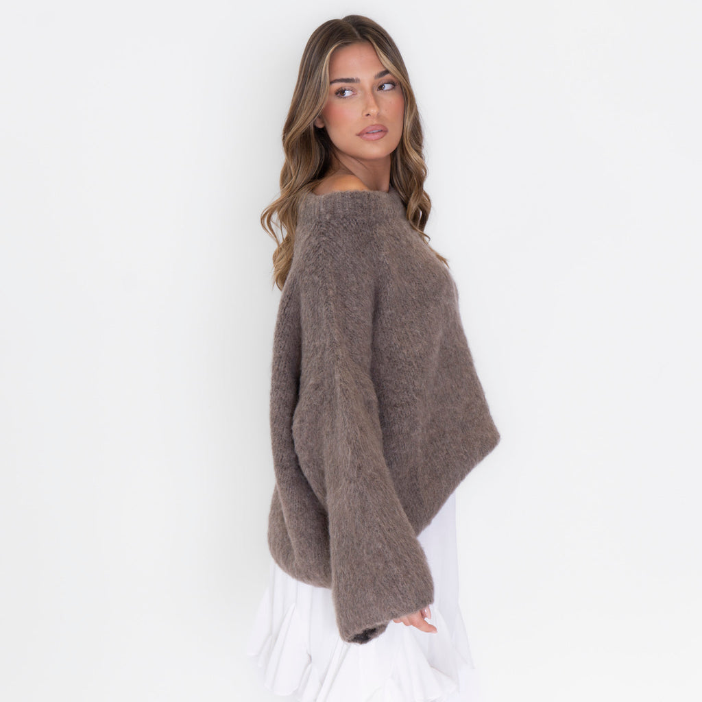 Pull à épaules dénudées ultra-doux en maille