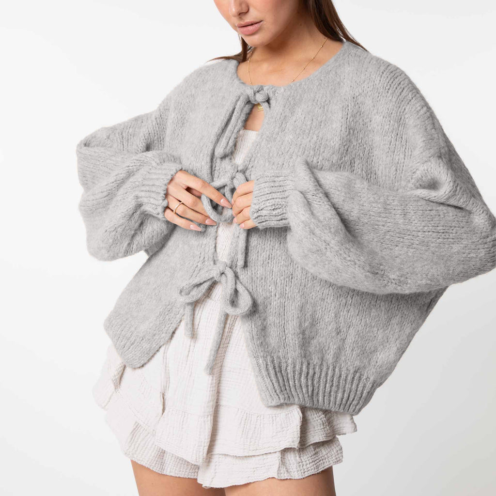 Cardigan oversize avec des nœuds